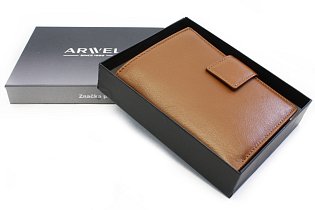 Hnědá pánská kožená peněženka se zápinkou 514-8105-40