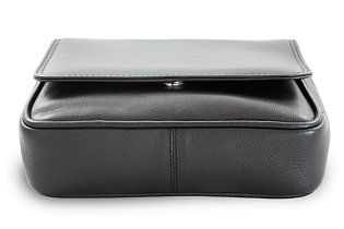 Černá kožená klopnová kabelka 213-3011-60